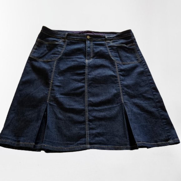Avenue JEANS Dresses & Skirts - avenue JEANS Denim Jean Zipper Front Pleated Skirt Plus Sz 22